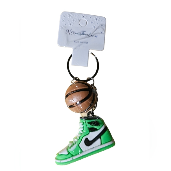 (Pick 1) Air Jordan Sneaker Basketball Keychains - Picture 5 of 8